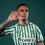 0_GettyImages-2215418847